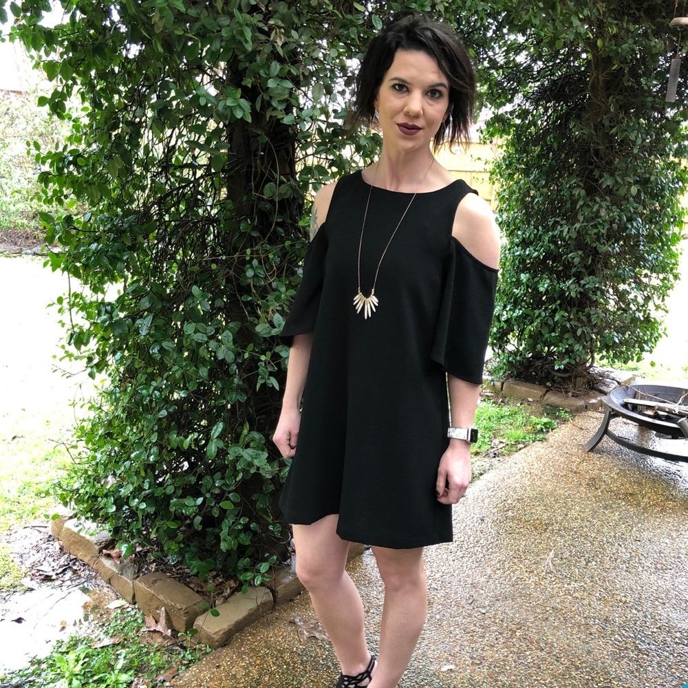 Black cold should shift dress